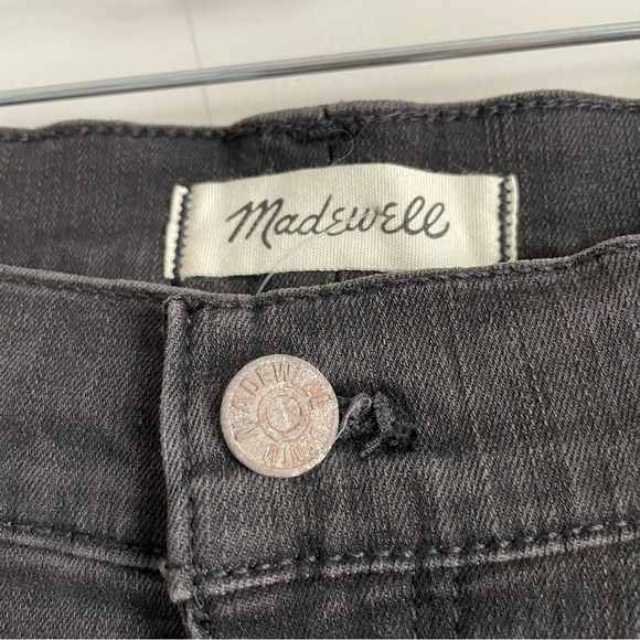 Madewell Petite 9" High-Rise Skinny Jeans in Lunar Wash - Picture 4 of 10